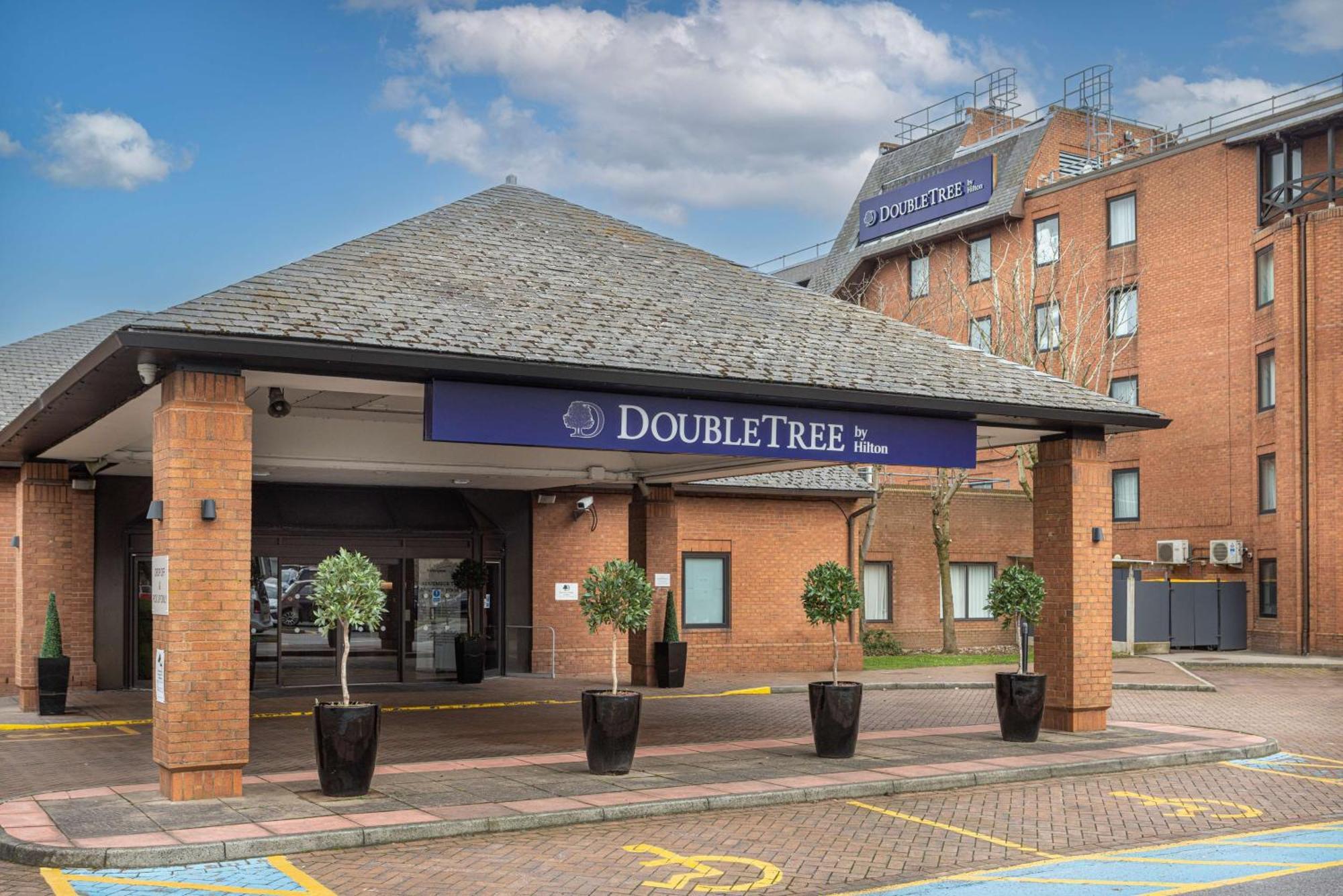 Doubletree By Hilton Manchester Airport Hale  Dış mekan fotoğraf